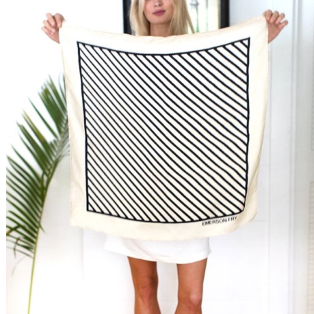 EMERSON FRY New w tags silk cream+black scarf